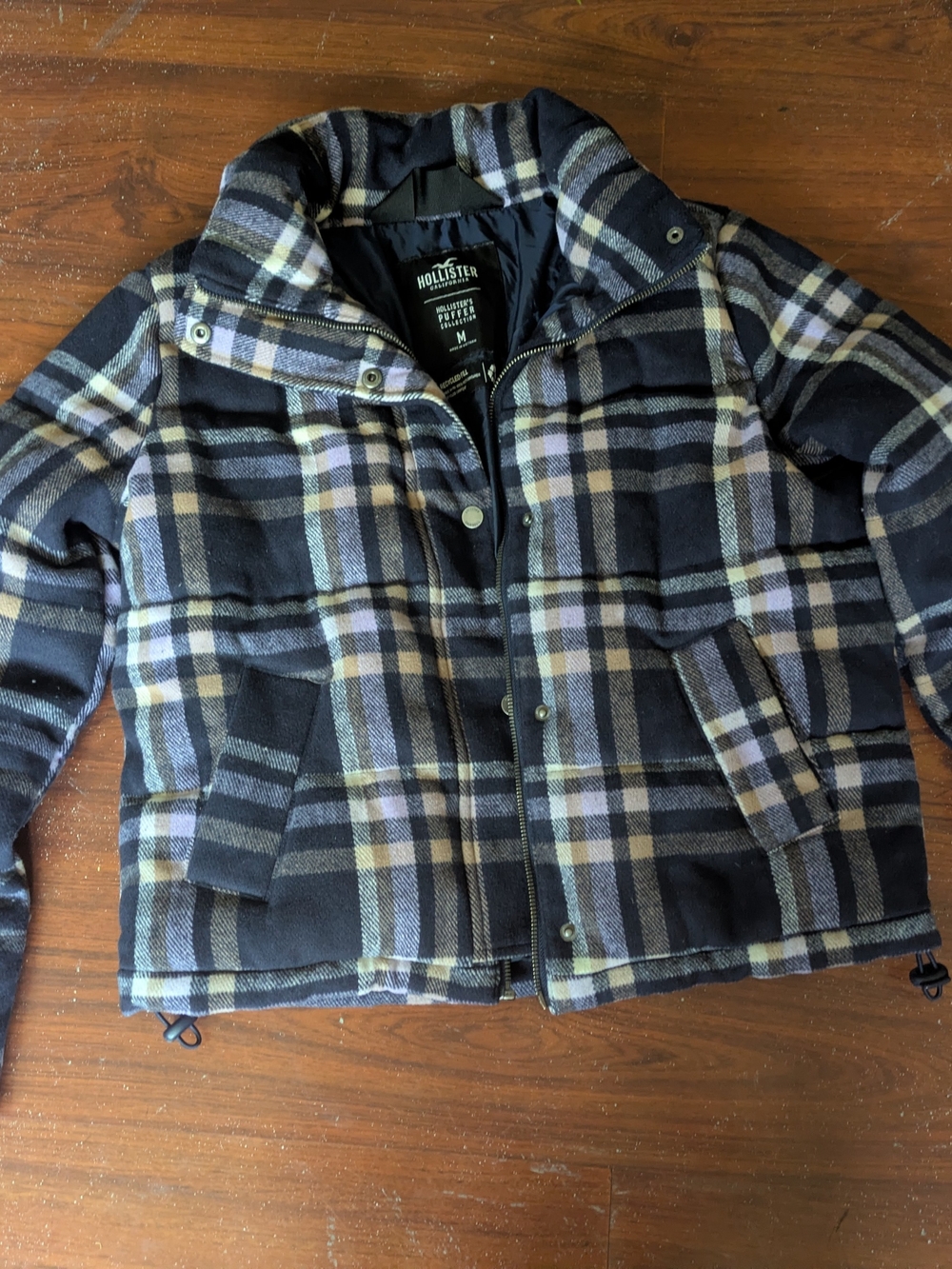 Hollister Navy, Gray & Cream Plaid Puffer Jacket